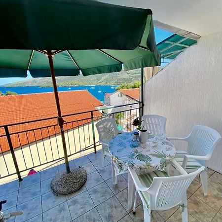 Apartmani Ines Marina Exterior photo