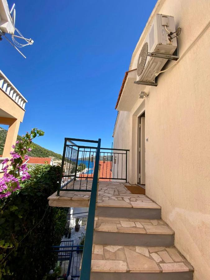 Apartmani Ines Marina Exterior photo