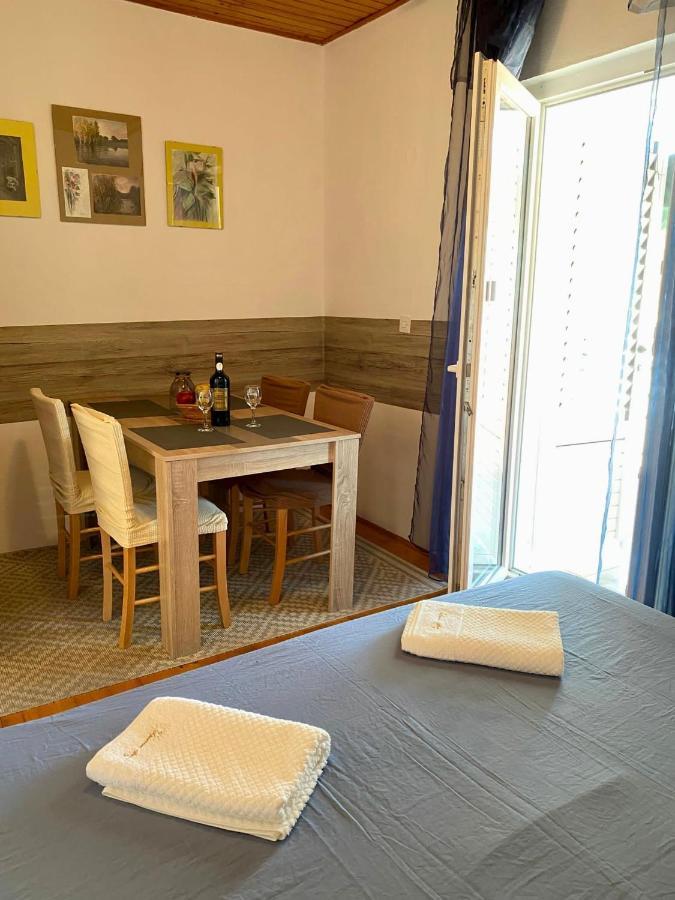 Apartmani Ines Marina Exterior photo