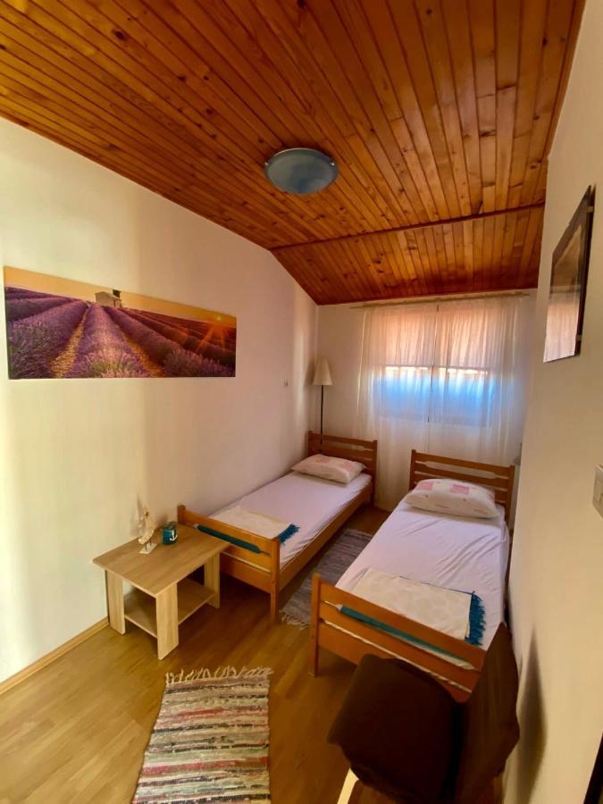 Apartmani Ines Marina Exterior photo