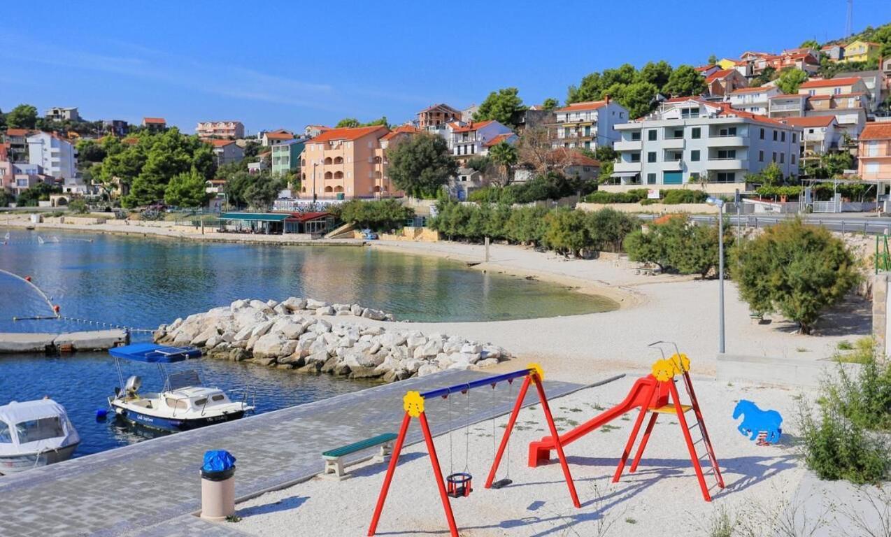 Apartmani Ines Marina Exterior photo
