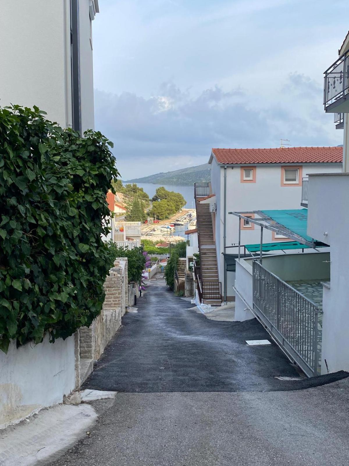 Apartmani Ines Marina Exterior photo