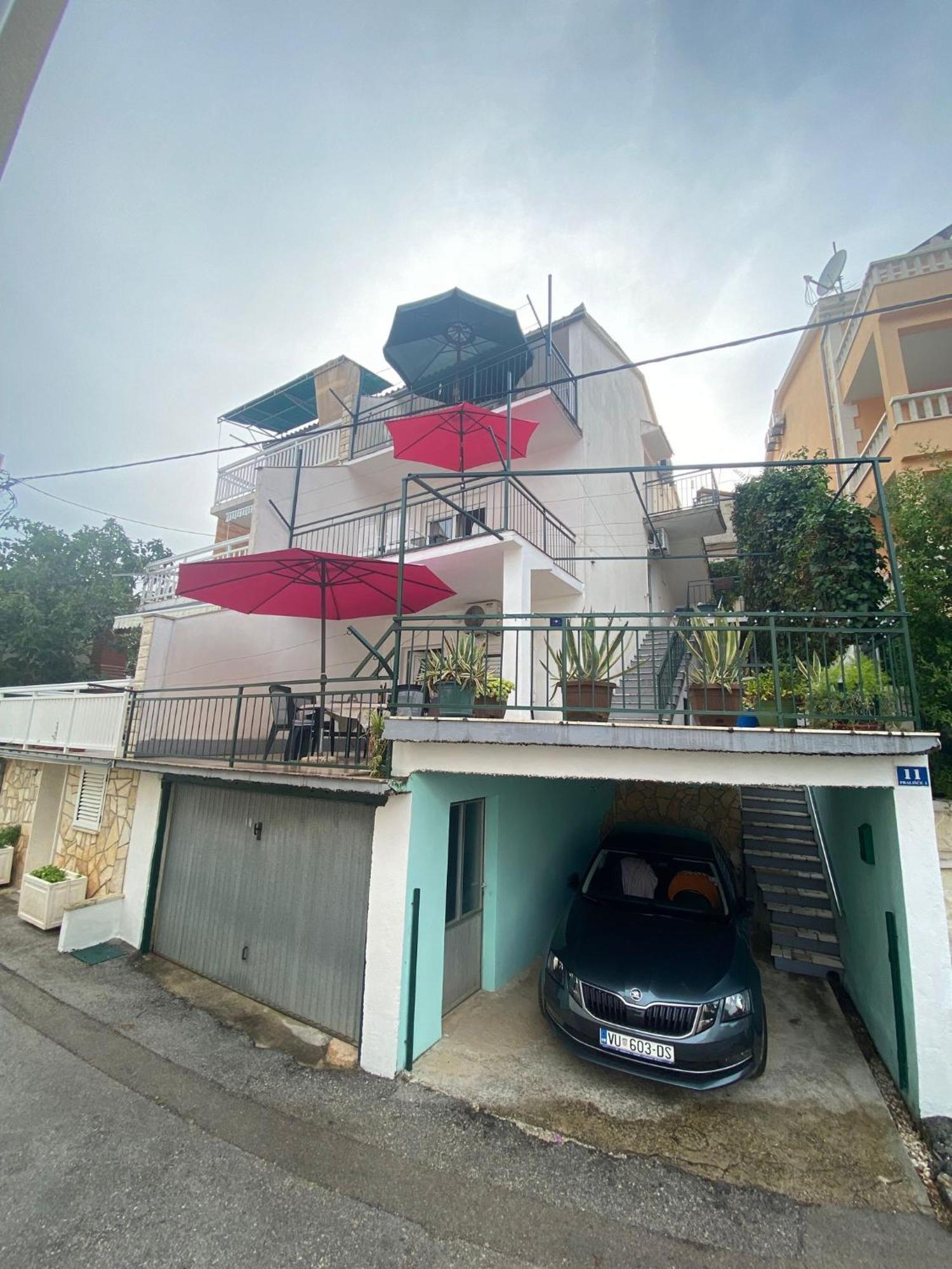 Apartmani Ines Marina Exterior photo